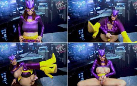 limp - 7021 Batgirl Playing with Vibrator in Batcave.mp4