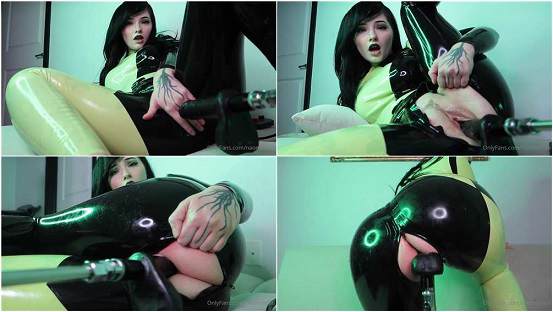 Shego Cosplay Grinds Fuck Machine